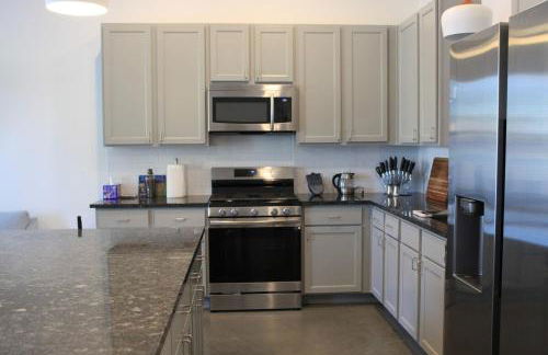 The Lawrencian Loft -2BD king & Queen beds, 2 BA - Foto 20