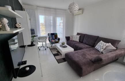 Laura Exclusive, dizajnerski uređen stan, izvrsno opremljen, self check-in - Foto 11