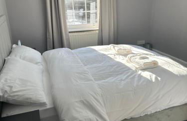 3 Bedroom Apartment City Centre - Photo 5