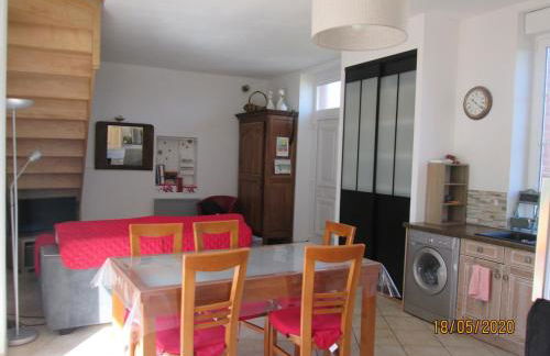 Modern holiday home in Crux-La-Ville with terrace - Foto 5