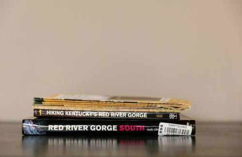 Arch Fun Cabin - Modern Cabin with Hot Tub, Games & Views - Foto 23