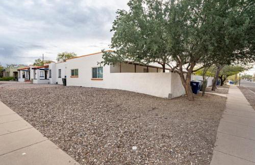 Bright 2BR Oasis Desert Charm and BBQ Nights - Foto 13