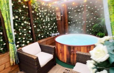 Squirrel Hideaway with Hot Tub in Formby, Liverpool - Foto 19