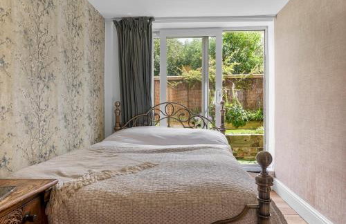 Pass the Keys Bright Town-Centre Flat with Outdoor Area - Foto 12