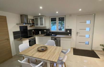 LE HAVRE D'ATHENA - Grand appart, jardin privé, abri vélos & accès rapide A61 - Foto 30