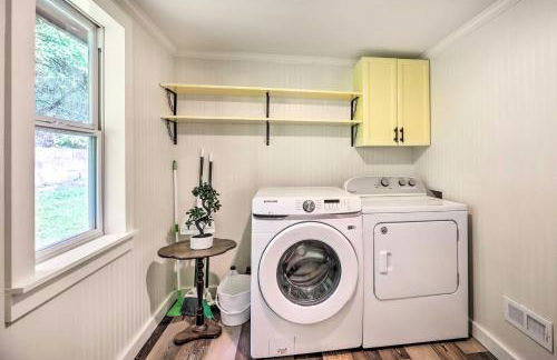 Pet-Friendly Saranac Lake Retreat with Deck and Yard - Foto 25