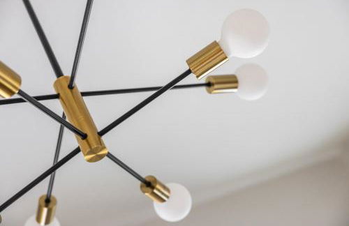 Mid-Century Modern Retreat in Little Italy - Foto 2