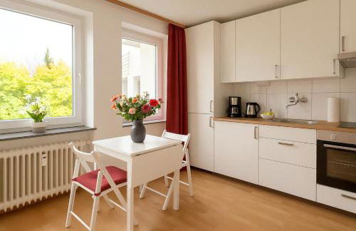 Quiet & Modern Studio near Tram & River Lech - Foto 6