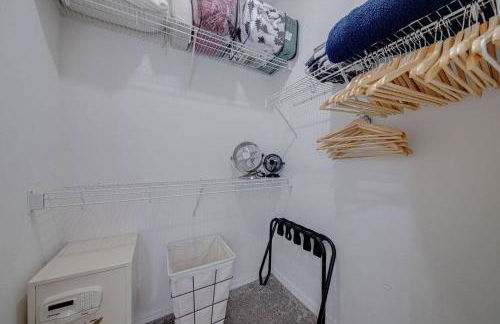 545 -Beautiful 4 Bed Home with Sparkling Pool and Games Room - Foto 25