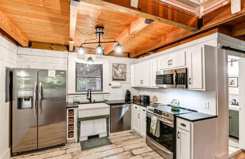 Peaceful Mt Juliet Cabin with Patio and Fire Pit - Foto 7