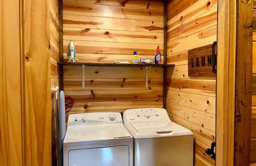 King Suite! Hot Tub, Arcade Games, L2 EV, Fire Pit, Kids Playset, Ping Pong, Dog Friendly - Foto 65