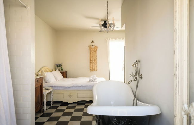 Elegant 1BR Apt w Balcony in the City - Photo 41