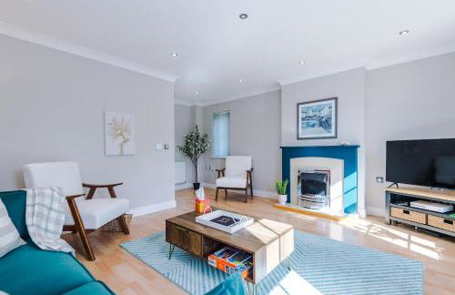 Charming Townhome Retreat, close to Manchester - Photo 18