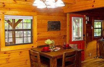 Cabin in the Woods - Hot Tub, Fire Pit, BBQ - Foto 6