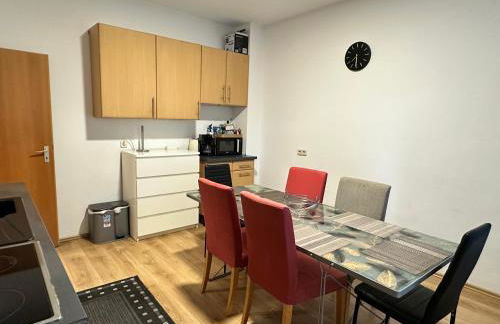 Duisburg FeelHome,Flughafen nah,6-8 Pers,Badewanne,Zentral,Terrasse,Ground Floor - Foto 4
