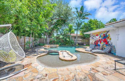 Modern Tropical Pool House North Miami Hot Tub - Foto 29