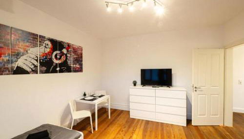 Große Monteurwohnung in Villa – 4 Zimmer, WLAN, TV, Küche – Ahrensburg Nähe Hamburg - OD06b - Foto 4