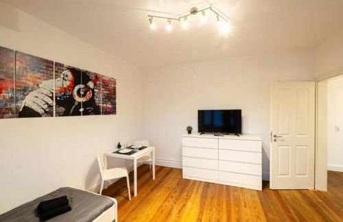 Große Monteurwohnung in Villa – 4 Zimmer, WLAN, TV, Küche – Ahrensburg Nähe Hamburg - OD06b - Foto 4