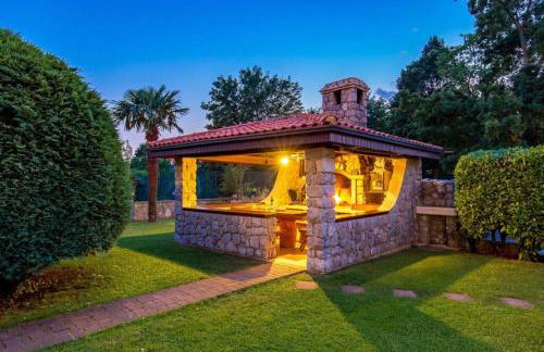 Holiday house with swimming pool - Photo 25