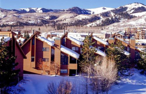 Dont miss the Main level Cozy Winter Retreat - Photo 2