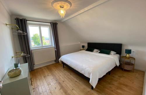 3 Bed Cottage - Sleeps 6 - Parking - Wifi - Foto 6