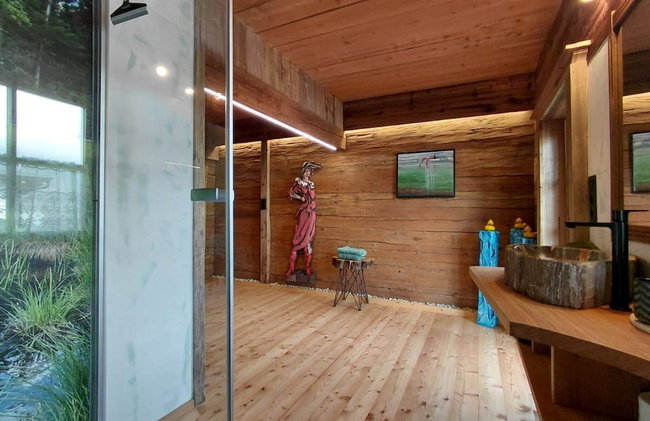 Historic Farmhouse: 200 Years old Meets new - Photo 16