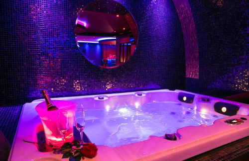 L'Insolite Spa Privatif ''Suite Luxueuse-Jacuzzi" - Photo 12