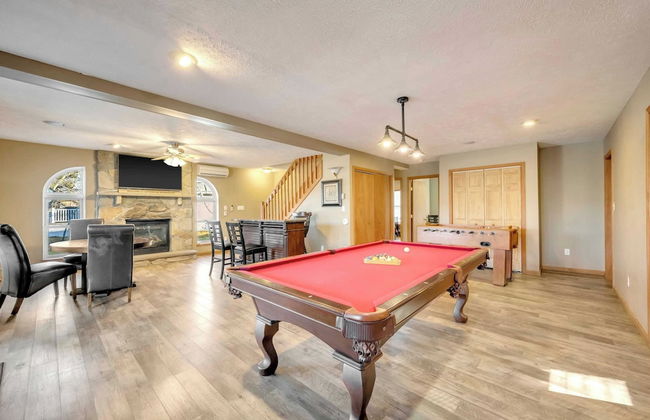 Pocono Pinnacle by Avantstay Steps to the Lake, Game Room, Large Deck - Foto 20