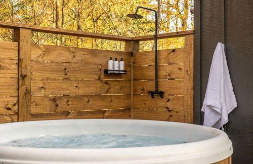 Glamping cottage with glass front and hot tub! - Foto 21