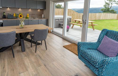 The Annexe, Luxury Property with Hot Tub at Pitilie Pods - Foto 2