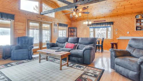 Pond and Snowmobile Trails On-Site Errol Escape! - Foto 3