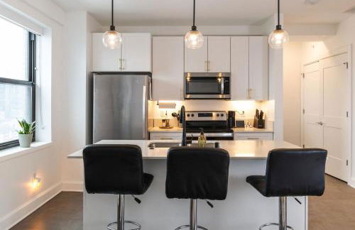 Luxury Downtown Apt with Parking, Gym, and Lap Pool - Foto 9