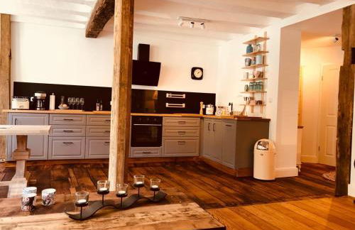 Mond Im Herzen von Monschau - Foto 14