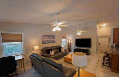 Poolside Miami Paradise with BBQ & Outdoor Lounge - Foto 20