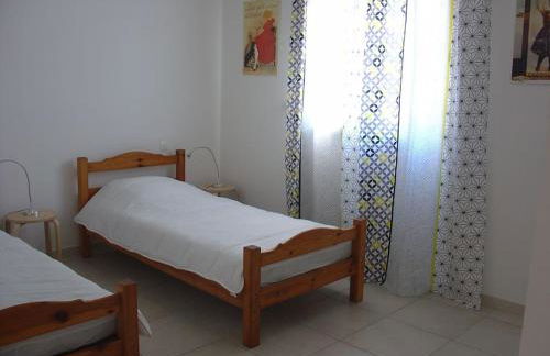 Agréable maison entre rivière et centre du village avec piscine - Photo 10