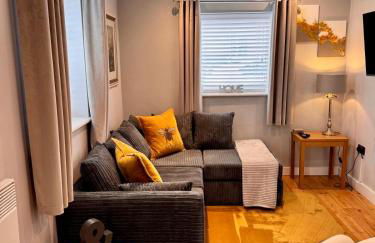 Detached one bedroom house near to castle and cathedral - Foto 1