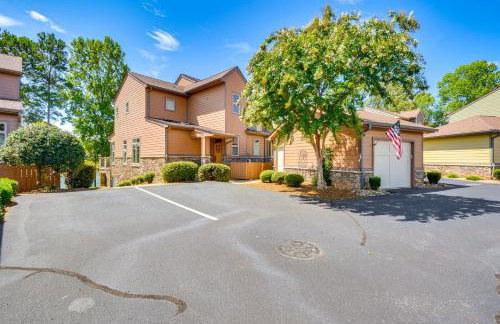 Spacious Lake Keowee Home Boat Slip and Pool Access - Foto 32