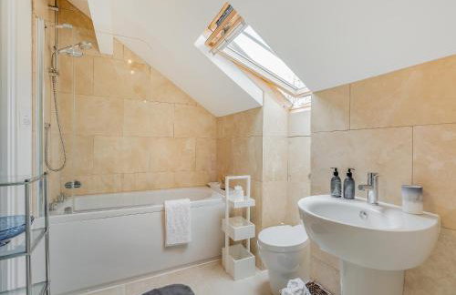 Toffee Apple - Photo 20