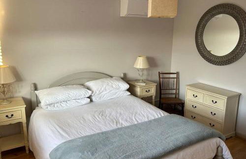 Cosy 2 bed, home from home - Photo 8