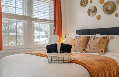 5 Mins to UND - Cozy 4BD with BBQ & Pool Table - Foto 14