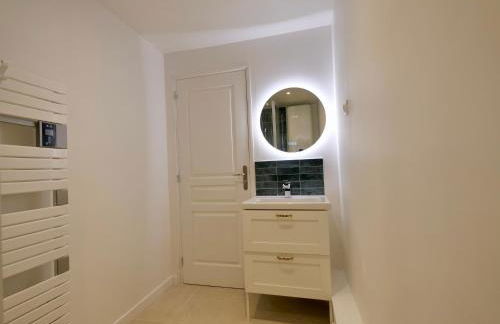 D-Day Suites - Photo 79