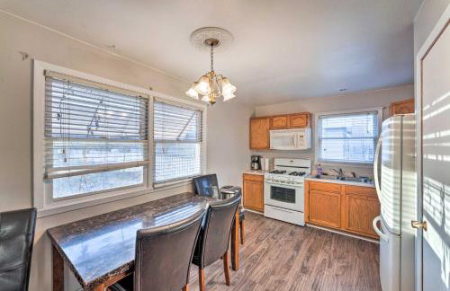 Family-Friendly Rockford Home with Private Yard! - Foto 2