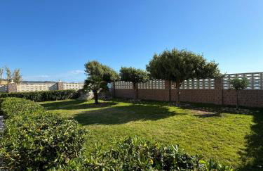 Oasis en la playa: piscina y relax - Foto 38