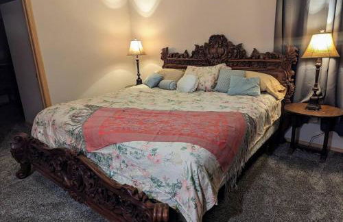 Five Bedroom Colonial Style Home - Foto 23