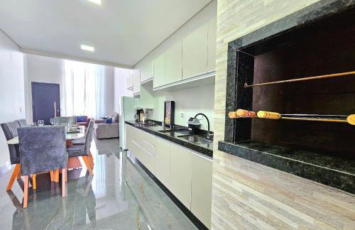 Casa Nova com 3 quartos / Churrasqueira / Banheira prox Cataratas - Foto 5
