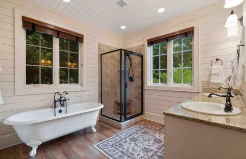 Cashiers Lux Mountain Home - Large Fire Pit - Foto 15