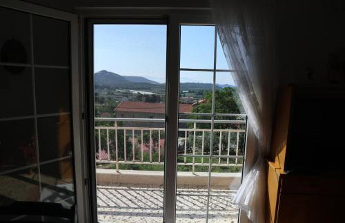 Angela House - Photo 31