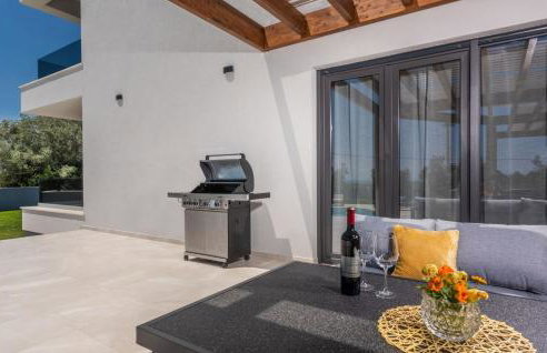 A lovely poolside villa in Krnica ideal for family - Foto 24