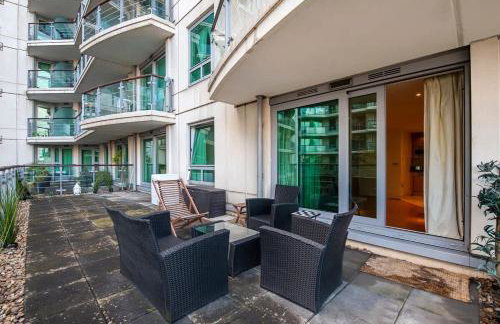 Central 2 bed with Large Terrace - Photo 24