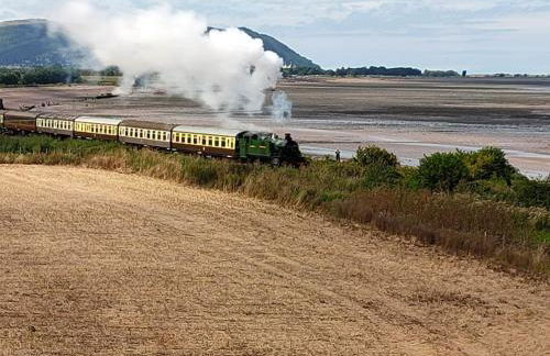 Blue Anchor House - Seaview, Hot Tub Apartments - Photo 25